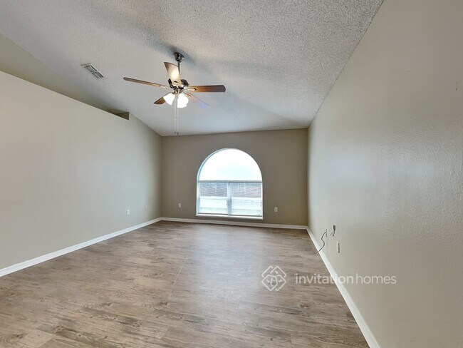 Foto del edificio - 5882 Windridge Dr