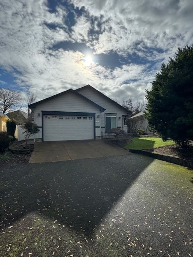 Building Photo - Available Now: One level 2 Bedroom Home wi...
