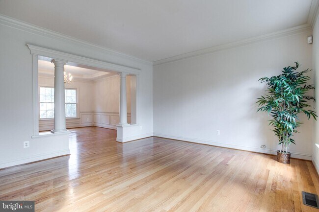 Building Photo - 1588 Highland Glen Pl