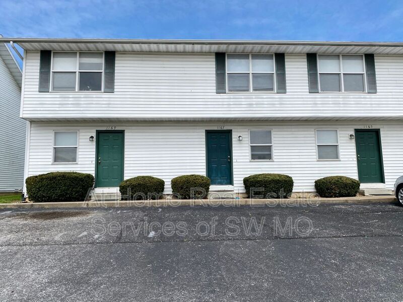 Primary Photo - 1167 W Hall St