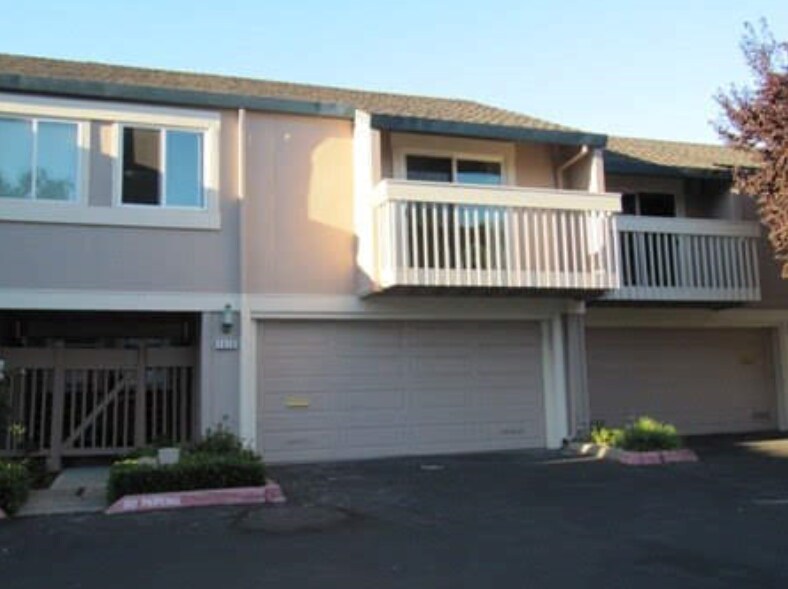 Primary Photo - 1313 Merrivale West Square
