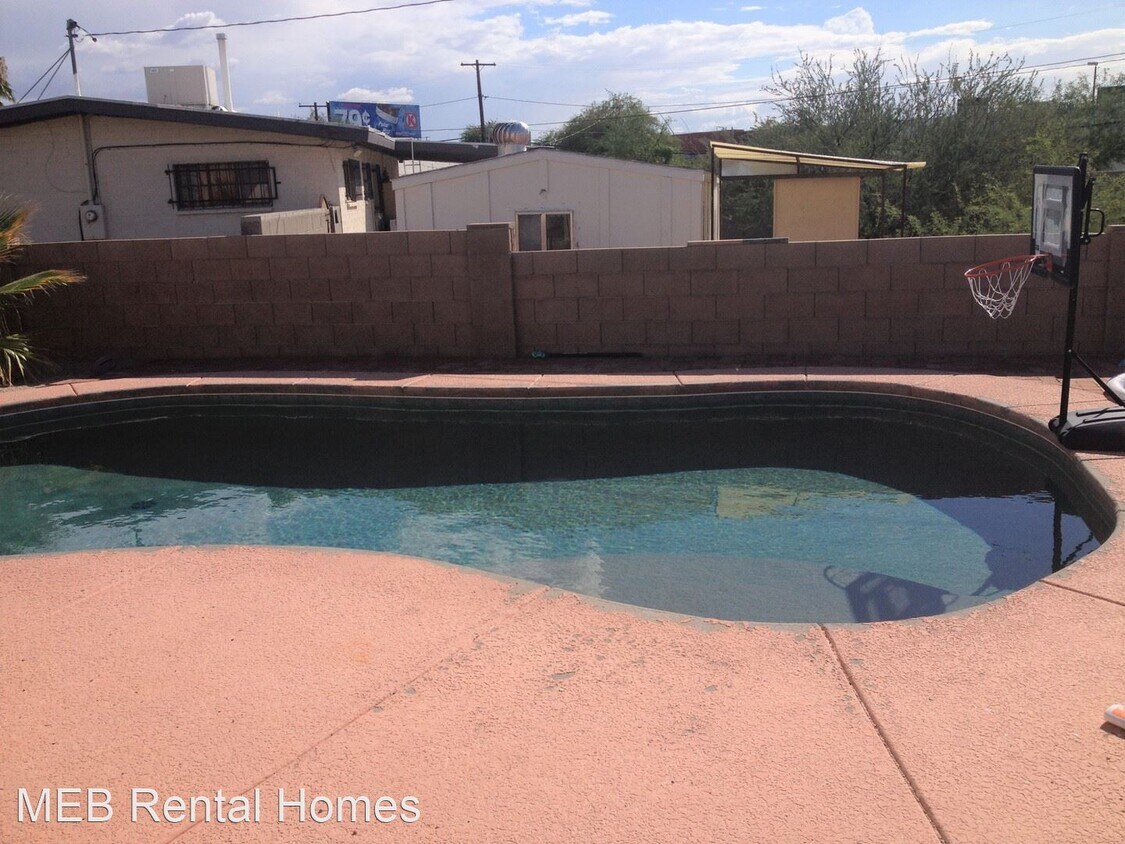Primary Photo - 5 br, 3 bath House - 819 E Alturas Street