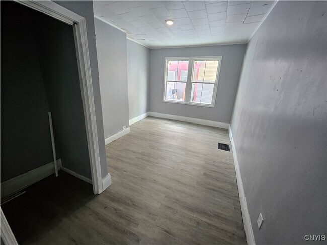 Building Photo - 117 Landon Ave