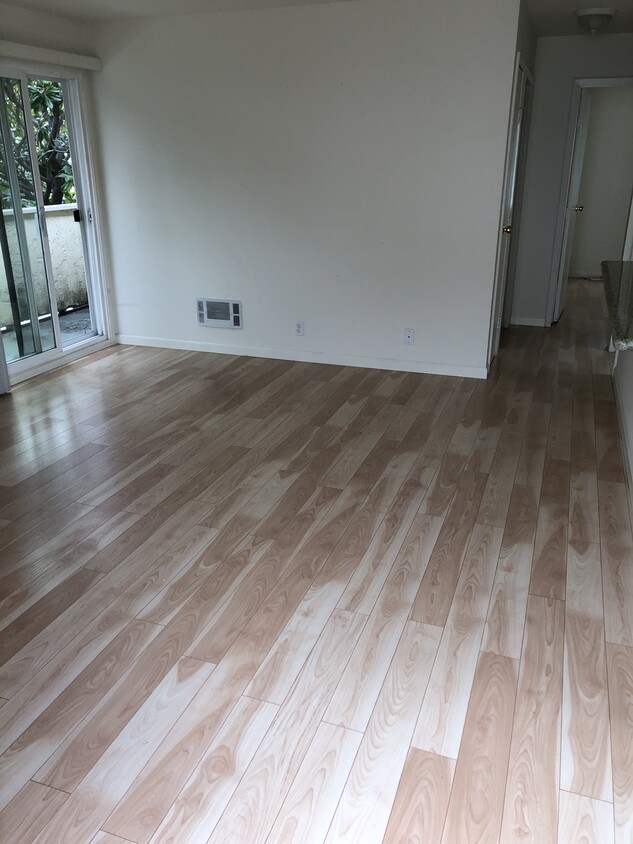 Primary Photo - 1116 Capuchino Ave