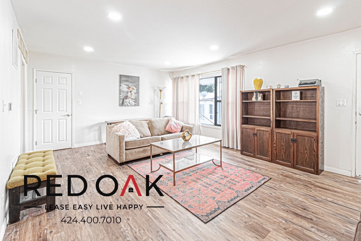 Foto principal - 4505 Santa Rosalia Dr
