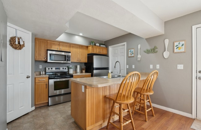 Building Photo - 472 W 330 S