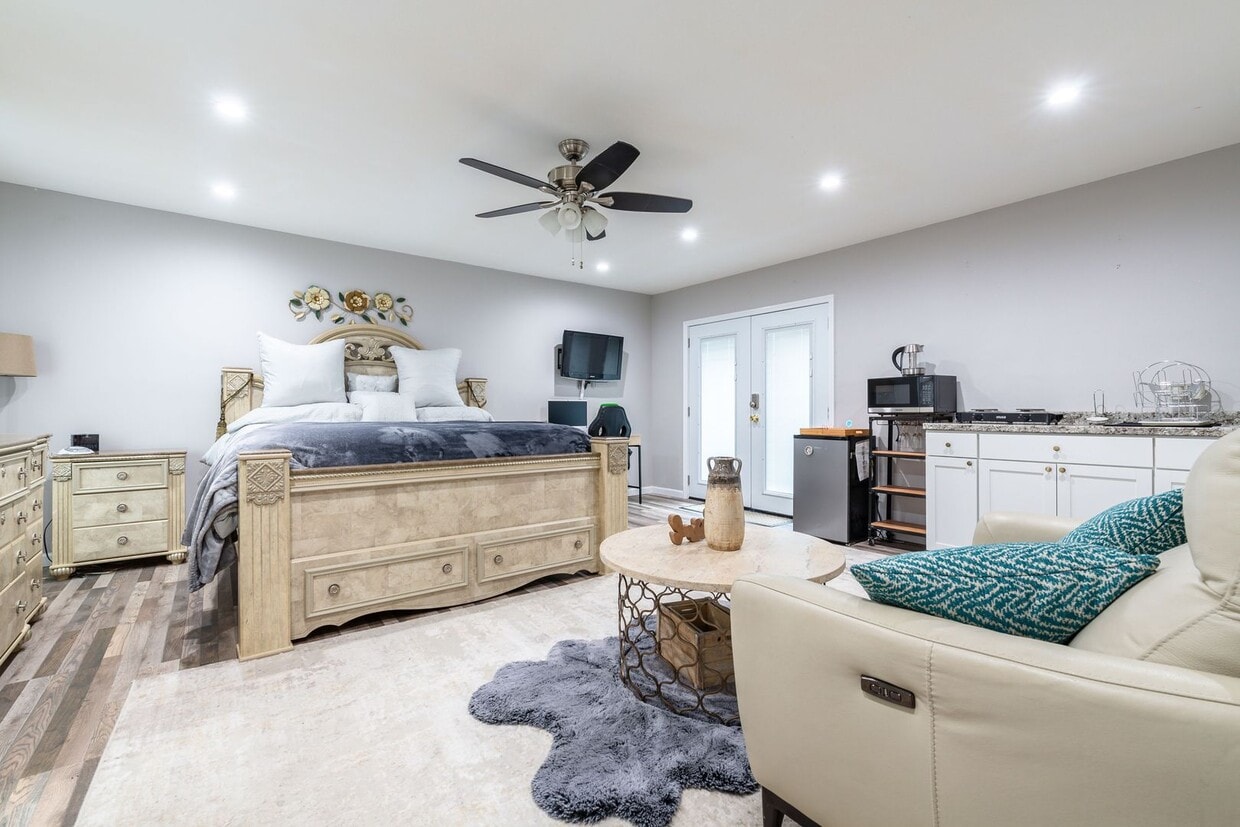 Primary Photo - Adorable Studio for Rent - Short Term