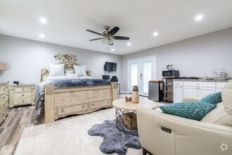 Building Photo - 2128 Green Tree Ct