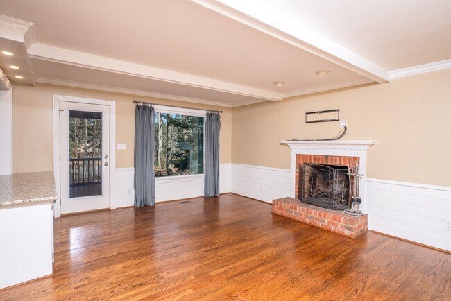 Foto del edificio - 716 Lanham Pl