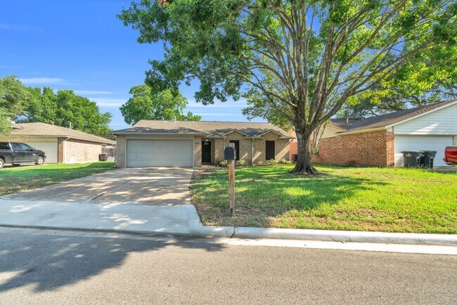 Foto del edificio - 5306 Town Park Blvd
