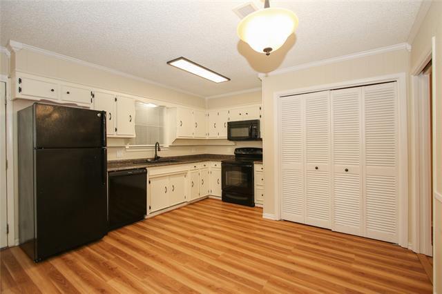 Foto del edificio - 5301 Wooten Dr