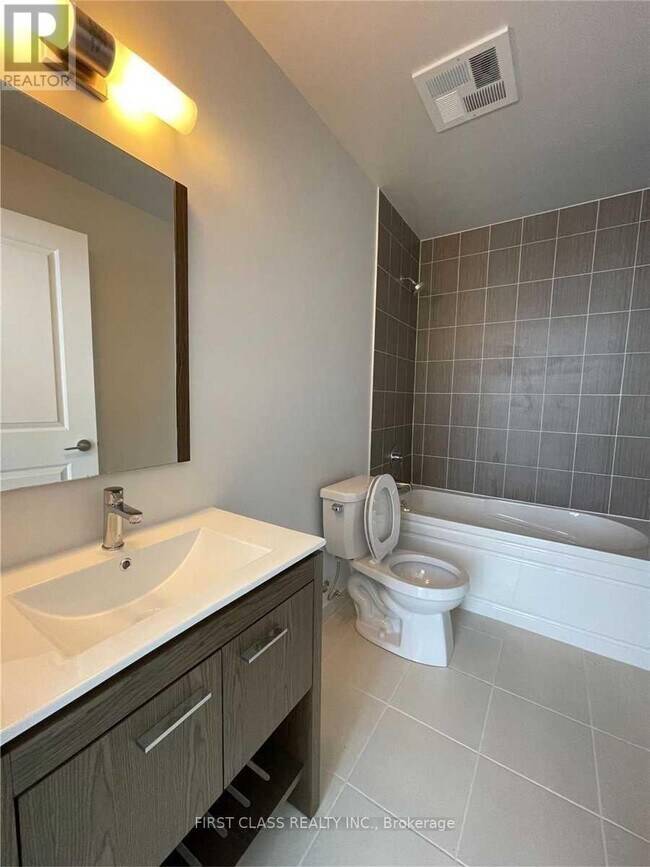 Building Photo - 30 Meadowglen Pl