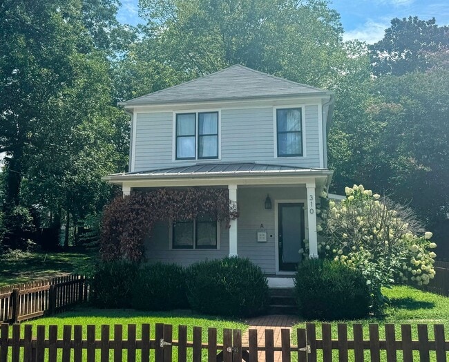 Building Photo - 310 Heck St