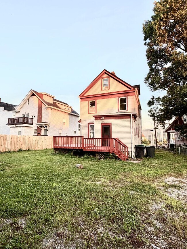 Building Photo - 3648 Brooks Ave