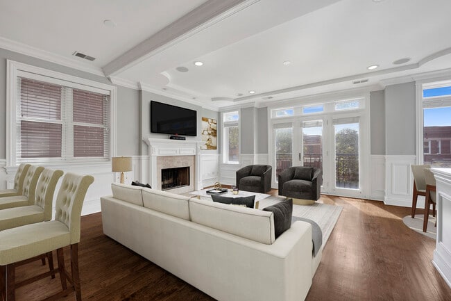 Foto del edificio - 2210 W Addison St