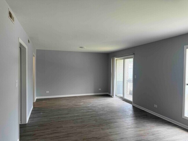 Foto del edificio - 8344 Bennett Ave