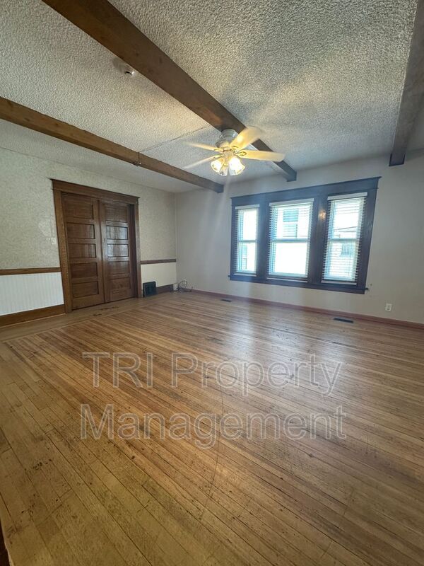 Building Photo - 1605 11th Ave