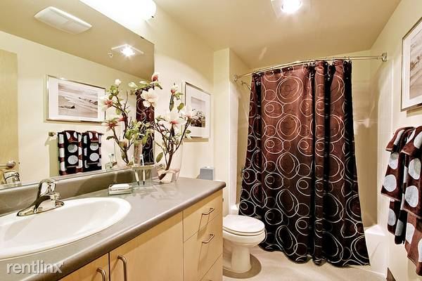 Building Photo - 307 NE Thornton Pl