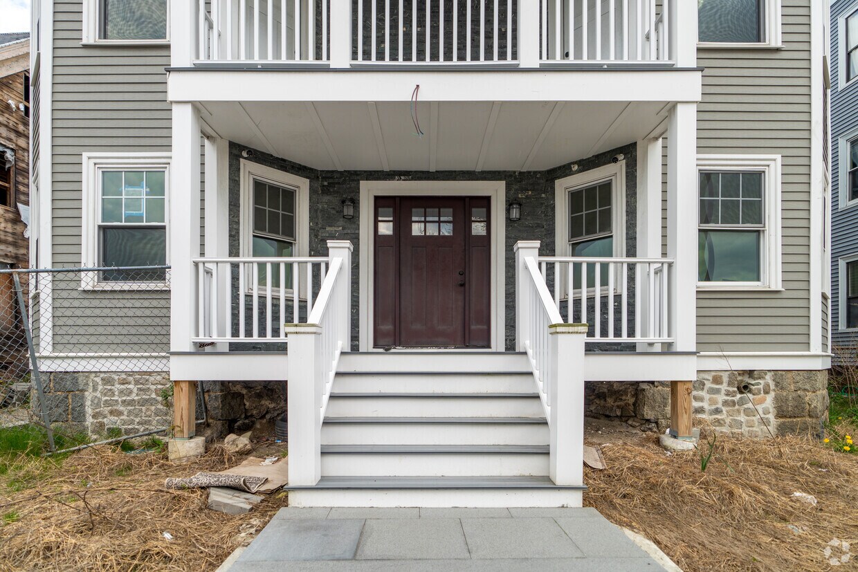 La 679 Columbia Road se encuentra en Dorchester, Massachusetts. - Columbia Rd Condominium Development