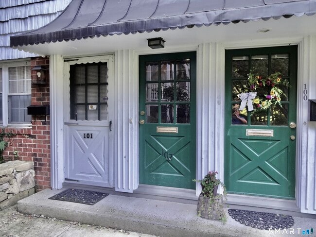 Foto del edificio - 245 Unquowa Rd