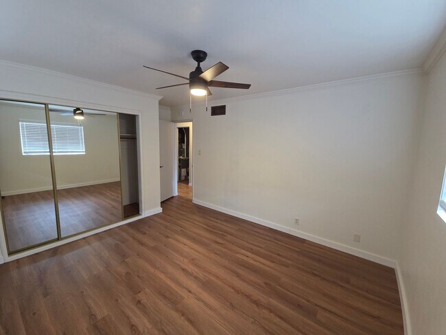Foto del edificio - Well Maintained - 2 bedroom home in great area.