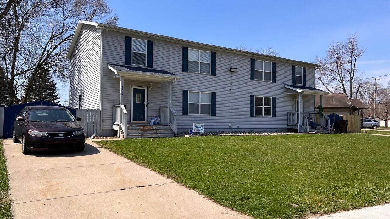 5016 Delray Dr, Lansing, MI 48910 House Rental in Lansing, MI