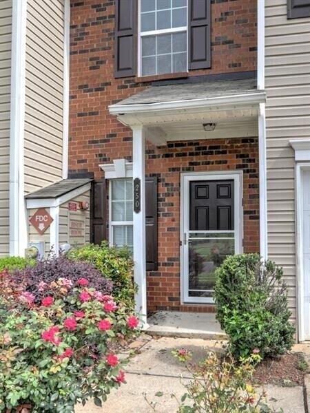 Building Photo - 250 Azalea Cir