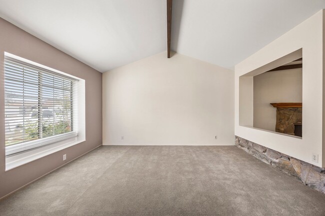 Building Photo - 3-Bed, 2-Bath Single-Family Residence With...