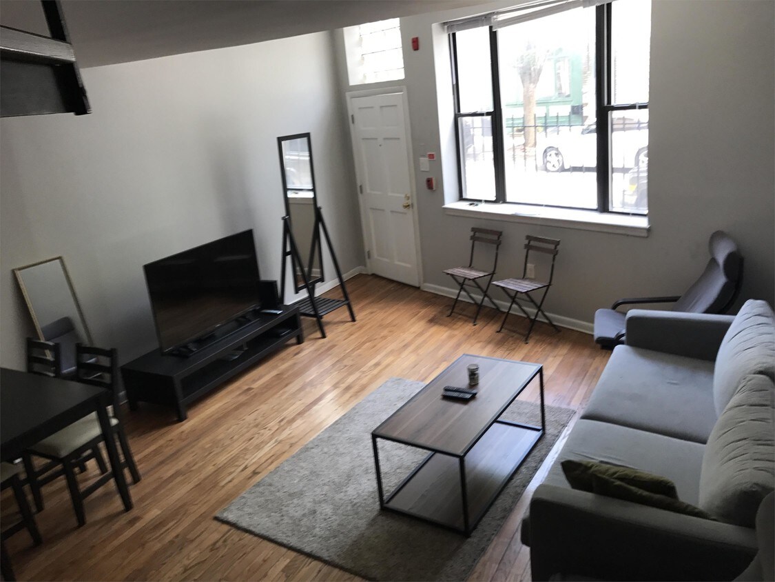 Foto principal - 914 E Passyunk Ave