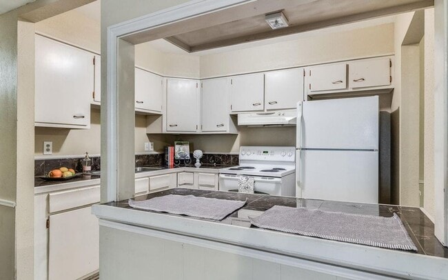 Building Photo - Charming 2 Bed 1 Bath Condo in Lafayette!