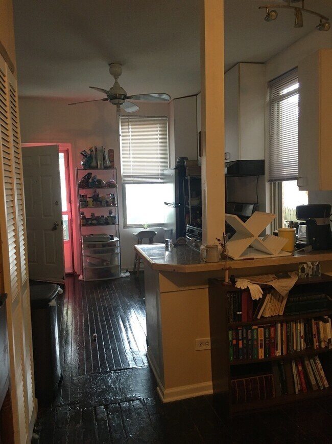 Foto del edificio - 821 N Hermitage Ave