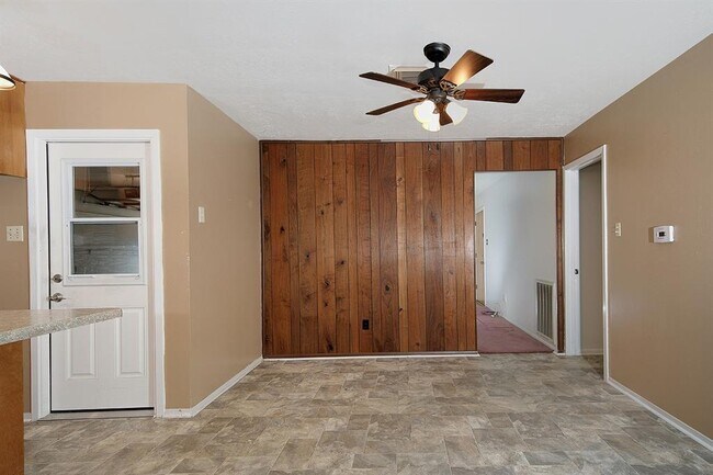 Foto del edificio - 14842 Dogwood Tree St