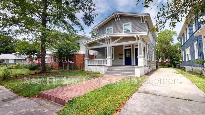 Foto principal - 2805 College St