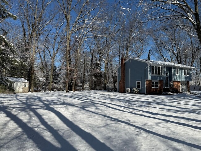 Photo - 37 South Ln House