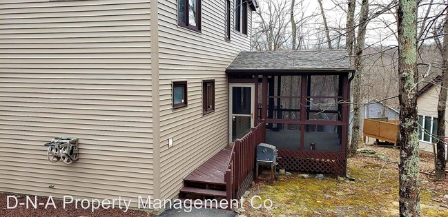 Building Photo - 3221 Cherry Ridge Rd