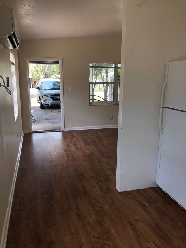 9241 Overlook Dr Unit B, Temple Terrace, FL 33617 Apartments in Temple Terrace, FL