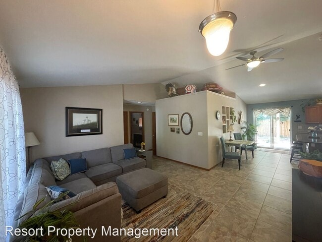 Building Photo - 3 br, 2 bath House - 5526 N Mount Carrol St
