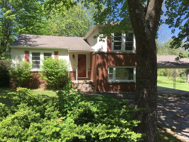 Building Photo - 37 Redbud Lane