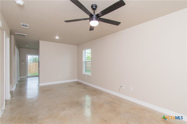 Building Photo - 806 White Meadow Ln