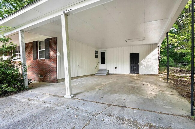 Building Photo - 2224 Wellons Ave