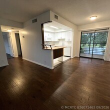 Building Photo - 4205 Oak Terrace Dr