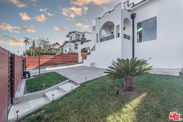 Foto del edificio - 4724 W 18th St