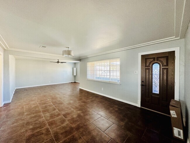 Building Photo - 4321 Harlowe Dr