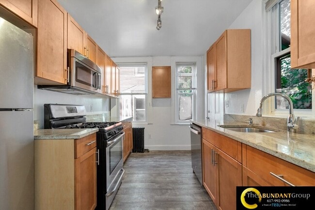 Building Photo - 5 Murdock Ter