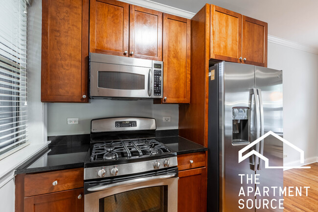 Foto del edificio - 736 W Addison St