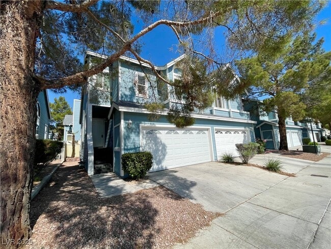 Building Photo - 3241 Symphony Dr