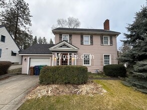 Building Photo - 3410 N Columbia Cir