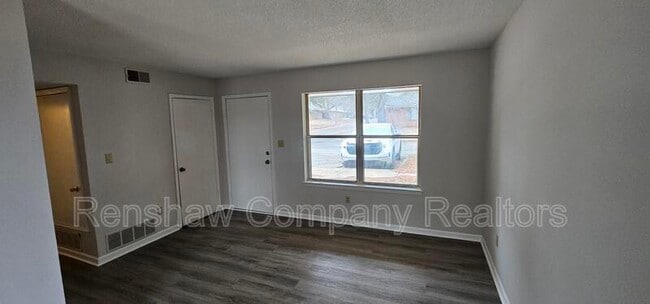 Building Photo - 142 Harrison Rd