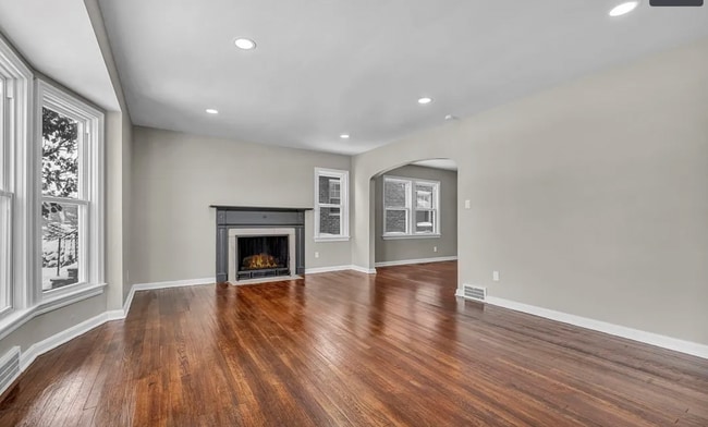 Building Photo - 13614 Cedar Rd