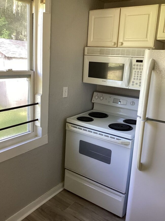 Building Photo - Cozy 1 bedroom, 1 bath!